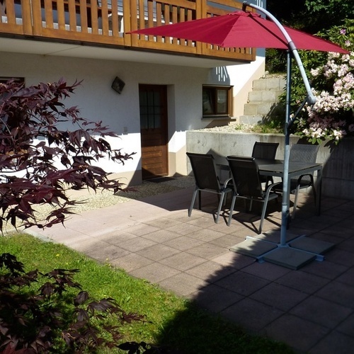 Freisitz mit Blick zur Eingangstür - Freisitz mit Blick zur Eingangstür -