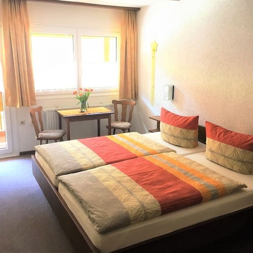 Beispiel eines Gästezimmers- dieses hat einen Balkon - Beispiel eines Gästezimmers- dieses hat einen Balkon -