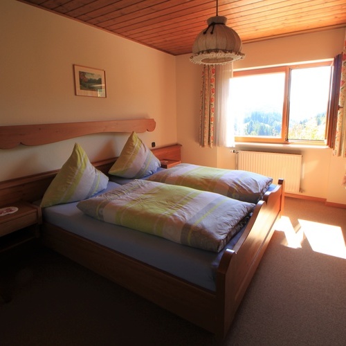Schlafzimmer mit Doppelbett - Schlafzimmer mit Doppelbett -