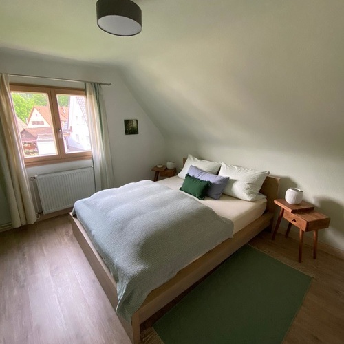 ein weiteres Schlafzimmer mit Doppelbett - ein weiteres Schlafzimmer mit Doppelbett -
